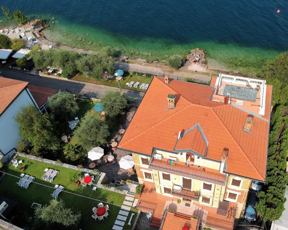 Villa Torre - Atmosfera Romantica Бренцоне-суль-Гарда Екстер'єр фото