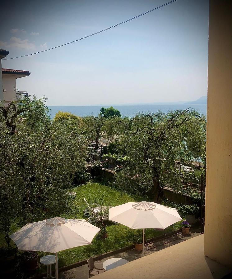 Villa Torre - Atmosfera Romantica Бренцоне-суль-Гарда Екстер'єр фото
