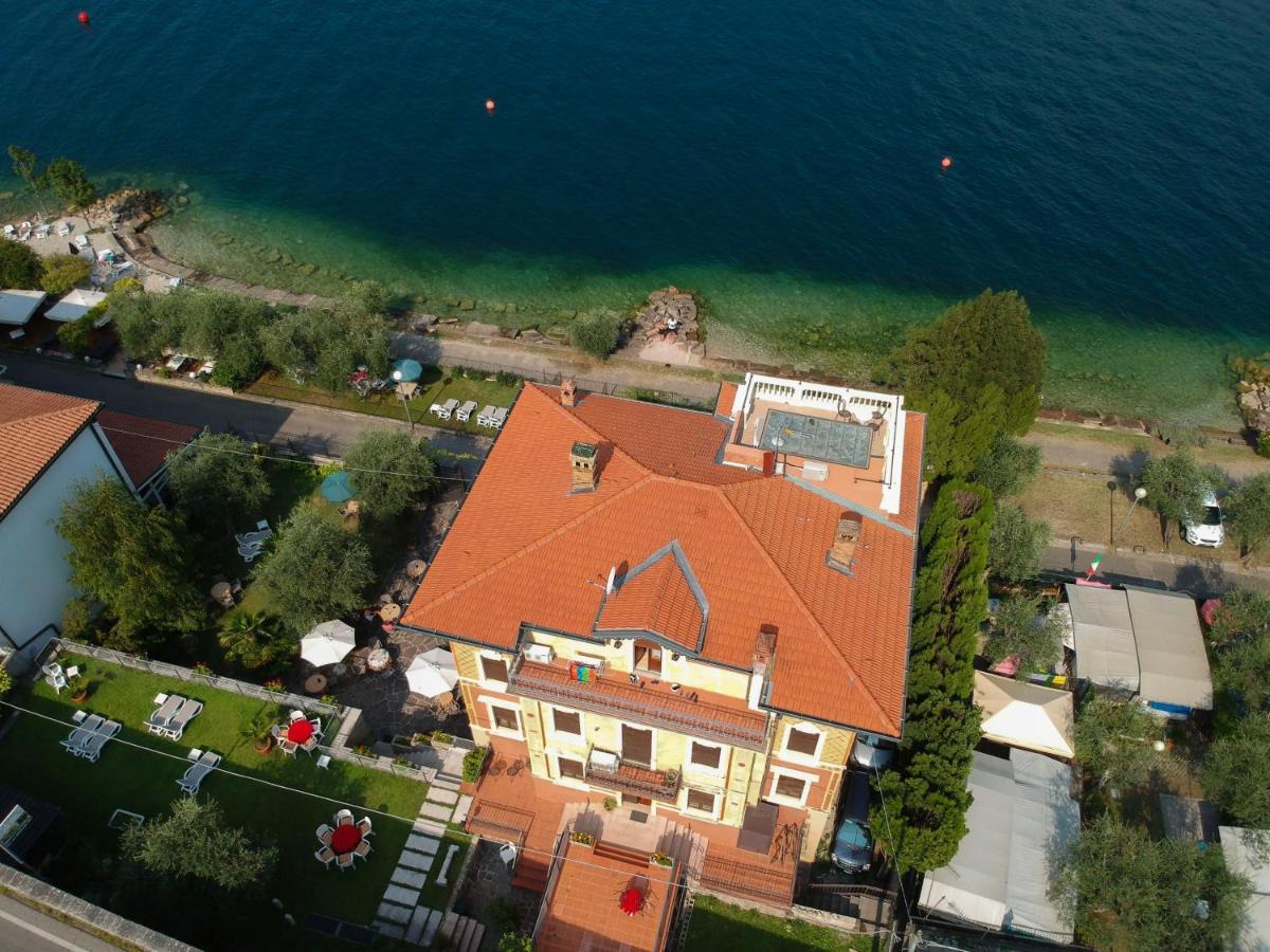 Villa Torre - Atmosfera Romantica Бренцоне-суль-Гарда Екстер'єр фото