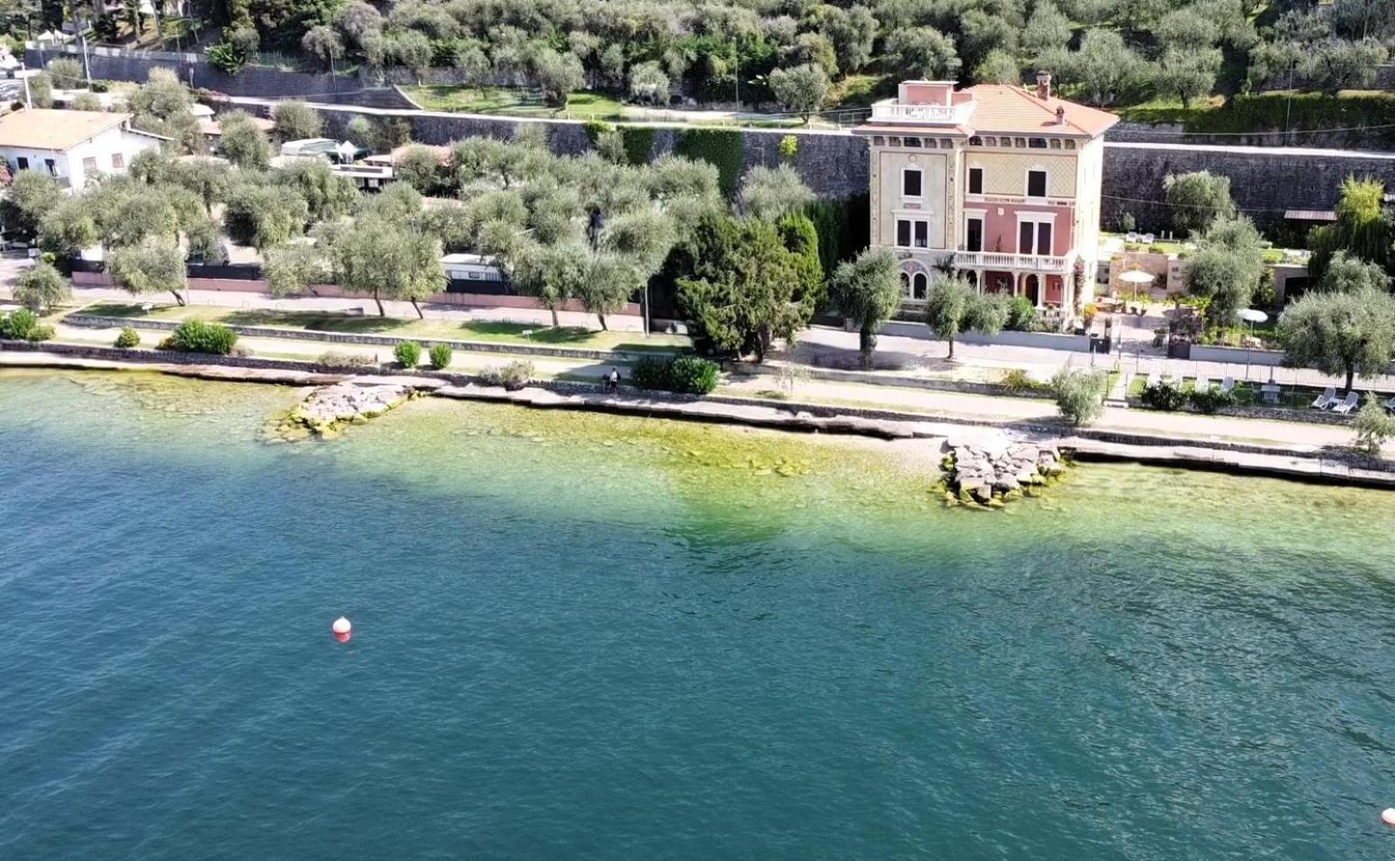 Villa Torre - Atmosfera Romantica Бренцоне-суль-Гарда Екстер'єр фото
