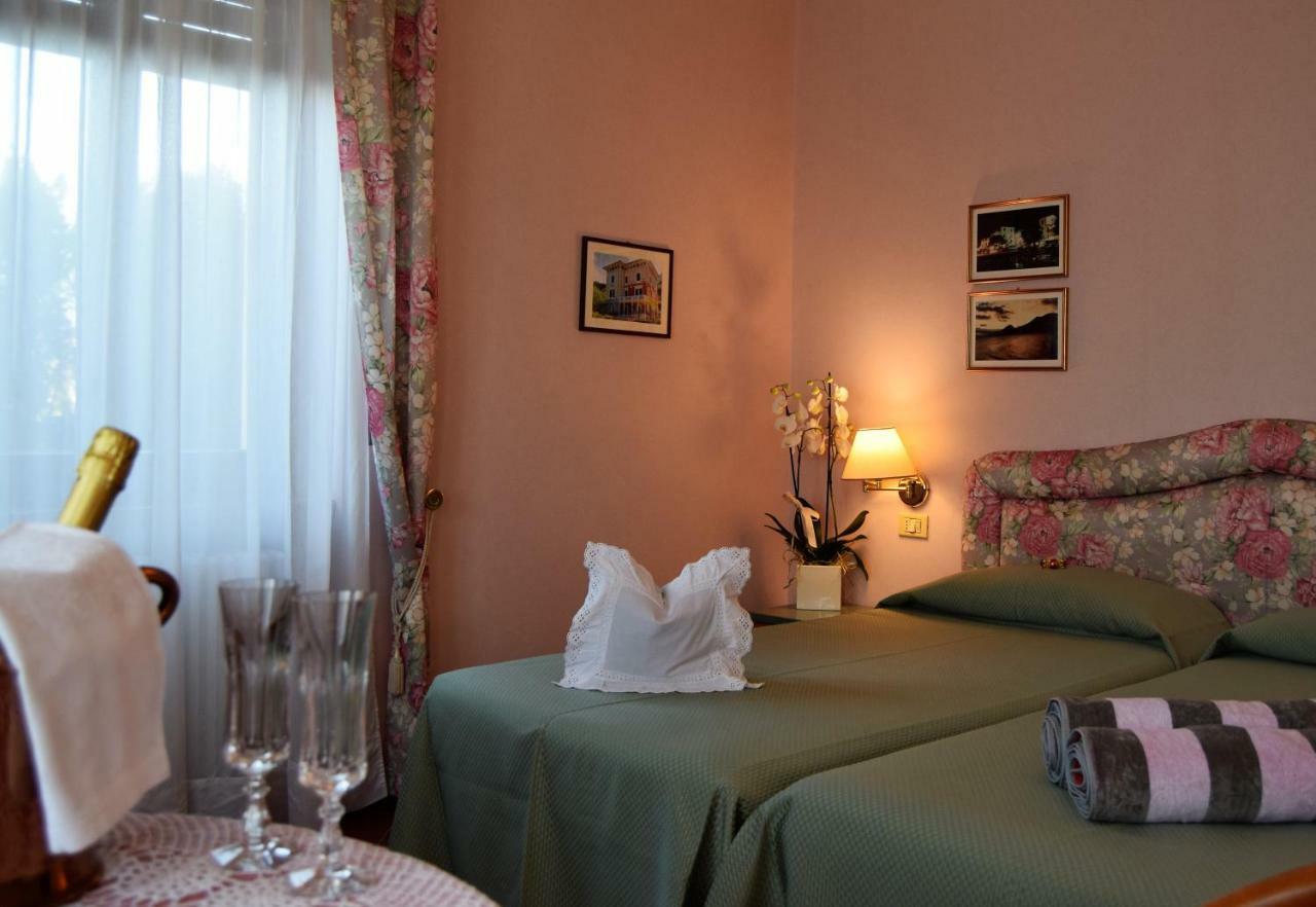 Villa Torre - Atmosfera Romantica Бренцоне-суль-Гарда Екстер'єр фото
