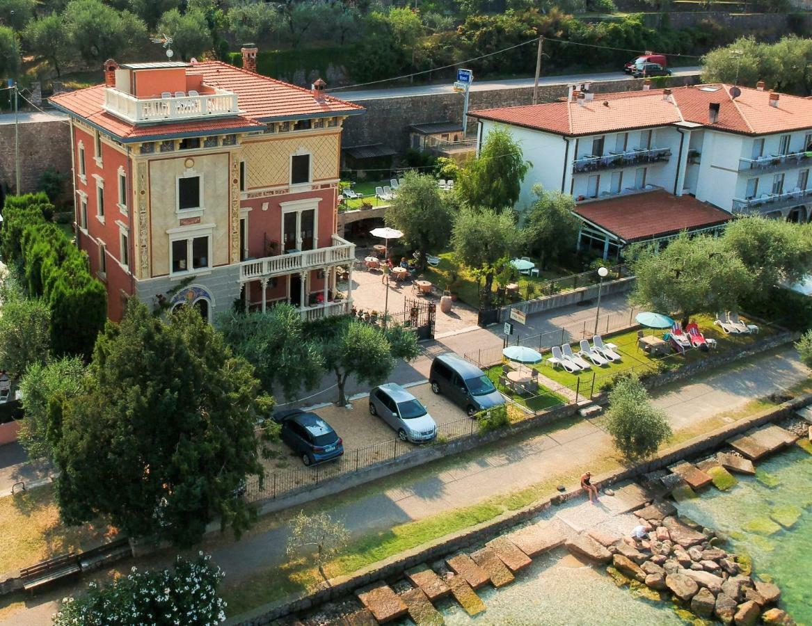 Villa Torre - Atmosfera Romantica Бренцоне-суль-Гарда Екстер'єр фото